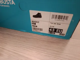 Botas de seguridad negras y naranjas