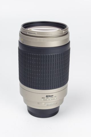 Objetivo Nikon AF Nikkor 70-300mm + Parasol