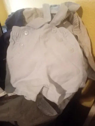Vendo dos bolsas grandes de ropa bebe niño