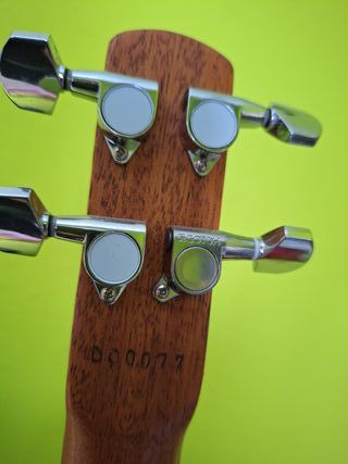 Guitarra Cigar Box 4 cuerdas