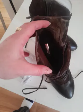 Botines de tacón con cordones