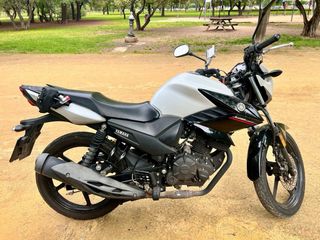 Yamaha YS 125cc Naked