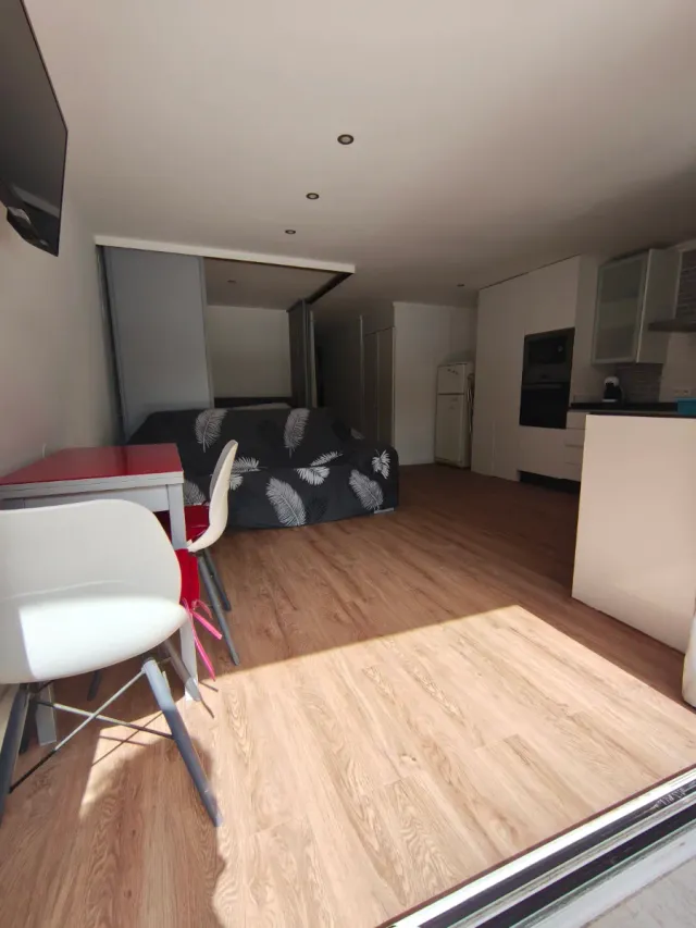 Se alquila apartamento