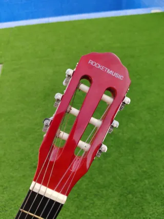 Guitarra Acústica Cahaya + Funda + reposapiés