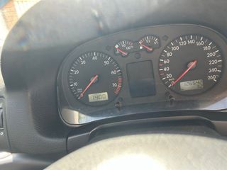 Volkswagen Golf 2003