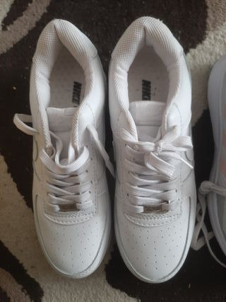 Lote Zapatillas Nike y Adidas Blancas Rosas a 5 €