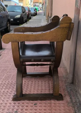 Jamuga de madera y cuero