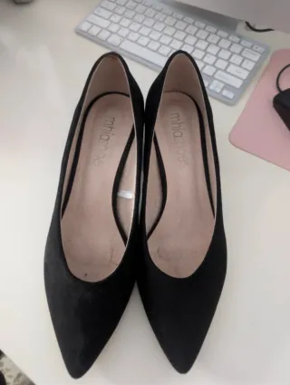 Zapatos tacón bajo negros