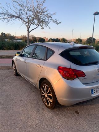 Opel Astra 2011