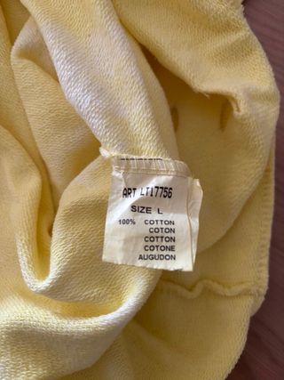 Felpa Gialla con Strappi