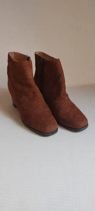 Botines Piel de Carpincho Marrones
