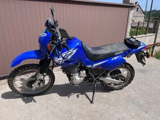 Yamaha XT 600e Azul