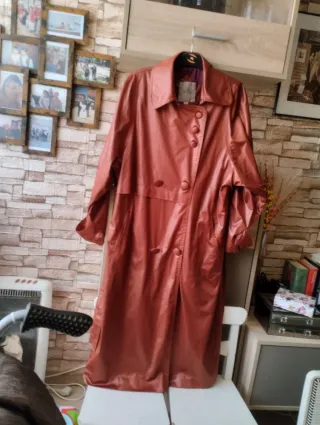 Gabardina fina color rosa/marrón metalizado