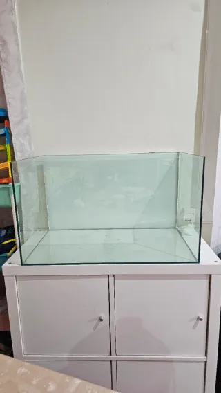 Acuario Blau 80L con mueble blanco