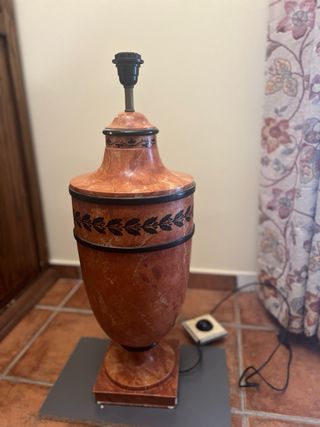 Lámparas de mesa de mármol y tela