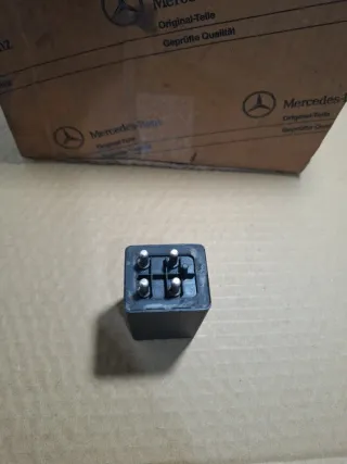 Relè original 0035458305 w202 w210