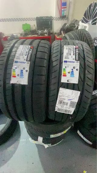 Neumáticos Yokohama 225/40R18 92W XL Advan