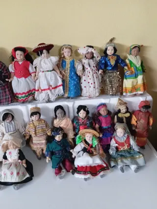 Colección Muñecas Porcelana Trajes Típicos
