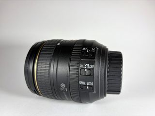 Nikkor 16-80mm f/2.8-4 VR DX como nuevo