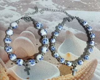 Pulseras hechas y colgantes hechos a mano
