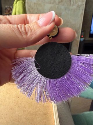 Pendientes Lila con Detalles Brillantes