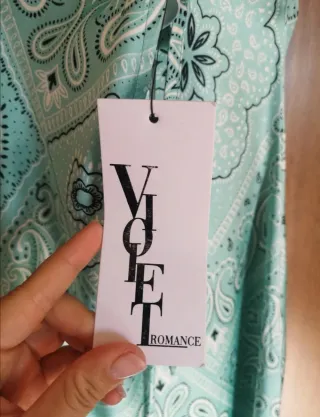 Vestito estivo con schiena scoperta