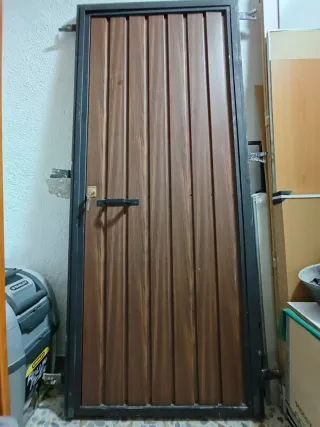 Puerta exterior madera/hierro