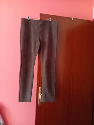 Pantalón marrón nuevo