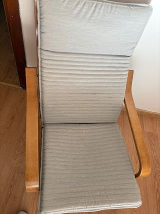 Sillón Ikea madera y tela beige