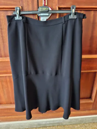 Traje chaqueta y falda negro talla 46