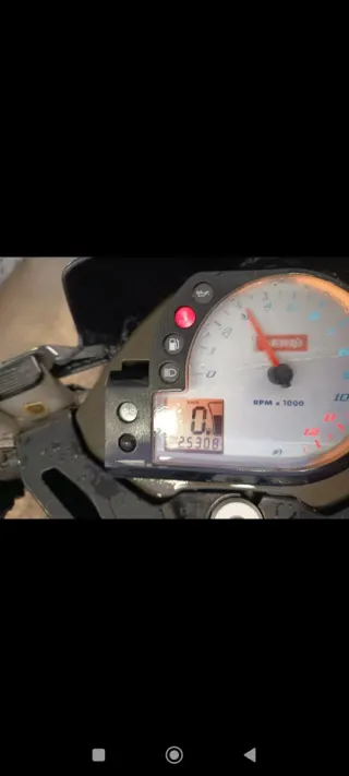 Moto Scooter Derbi Roja y Blanca