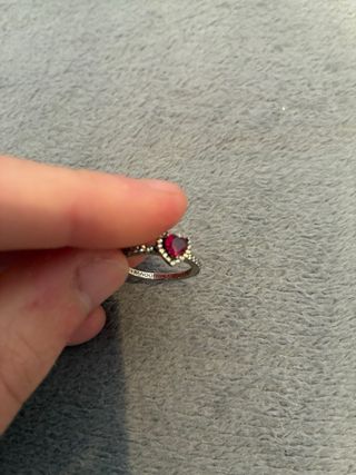Anillo Pandora Corazón Rojo y Plata
