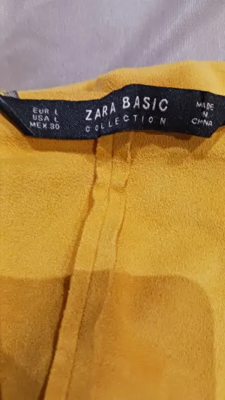 Cazadora y pañuelo amarillo/mostaza