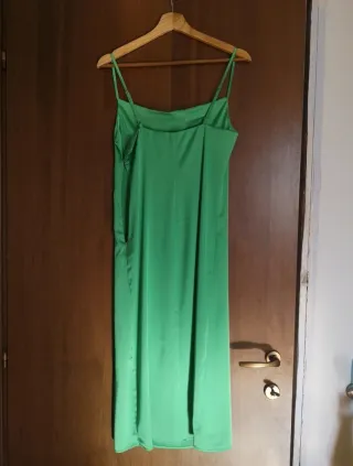 Abito estivo verde con spacco