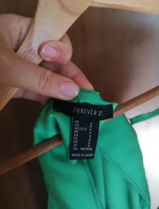 Abito estivo verde con spacco