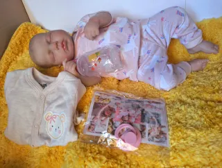 Bebé Reborn Vinilo/Tela + Accesorios