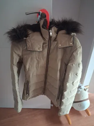 Plumas mujer Zara beige