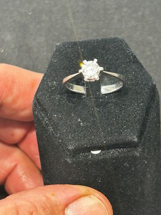Anello oro 18kt con diamante 0,50 ct