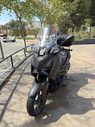 Yamaha XMAX 300 Tech MAX Negra