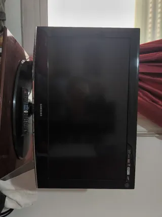 TV Samsung 32 Negra