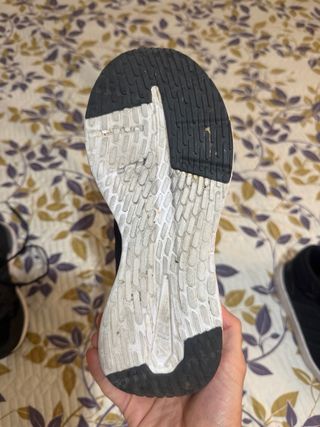 Zapatillas Fila Negras y Blancas