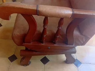 Sillón Mecedora Cuero Marrón