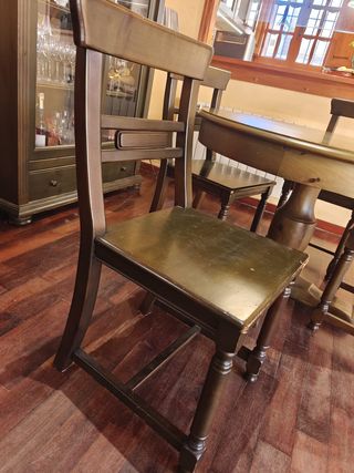 Mesa redonda extensible madera + 4 sillas