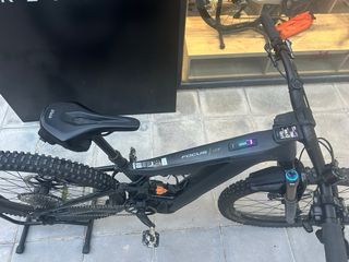 Bicicleta electrica FOCUS Jam2 8.9 Carbono