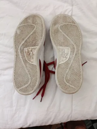 Zapatillas Puma de mujer color granate Talla 39.