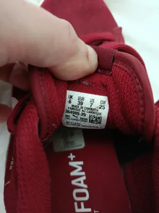 Zapatillas Puma de mujer color granate Talla 39.