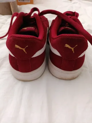 Zapatillas Puma de mujer color granate Talla 39.
