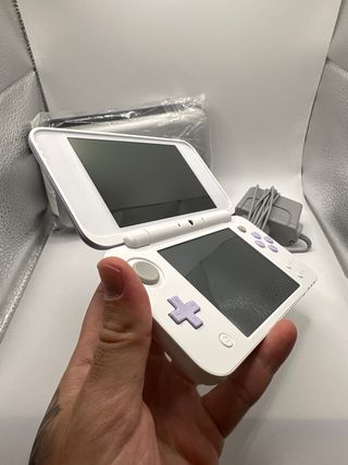 New nintendo 2Ds XL lila (Perfecta)