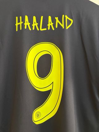 Camiseta Manchester City Haaland 9 Negra y Amarill