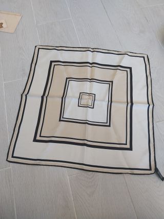 Foulard 100% Seta Beige e Nero